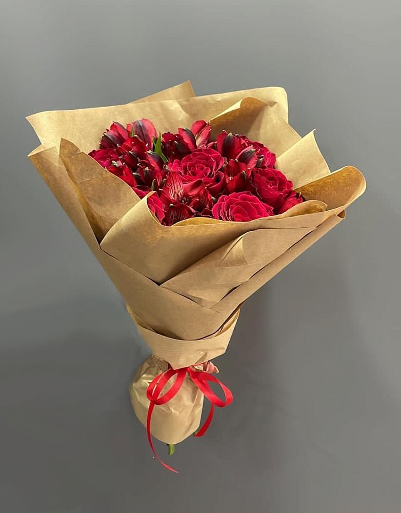 Букет цветов из: Альстромерии и Розы в Заиграево