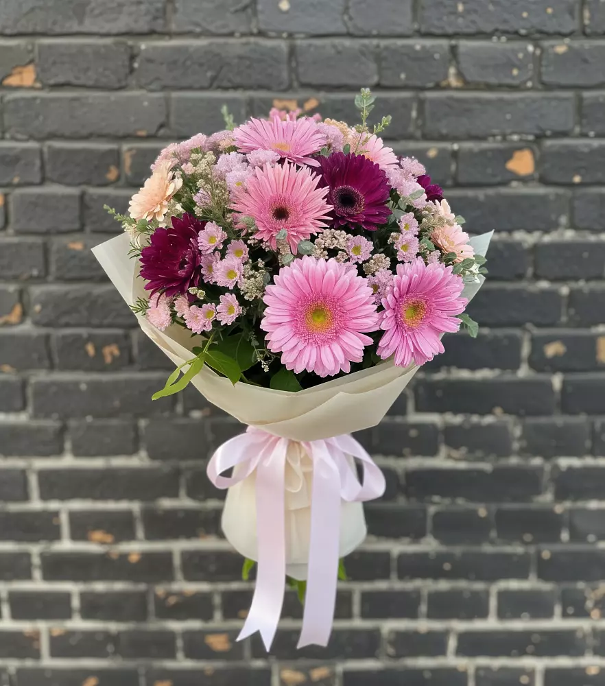 Букет цветов из: Герберы и Хризантемы в Заиграево