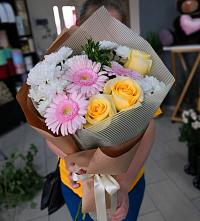 Букет цветов из:  Герберы, Розы и Хризантемы в Заиграево