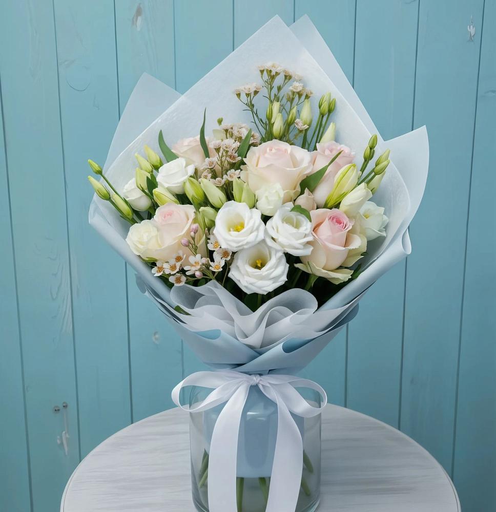 Букет цветов из: Розы и Лизиантусы в Заиграево