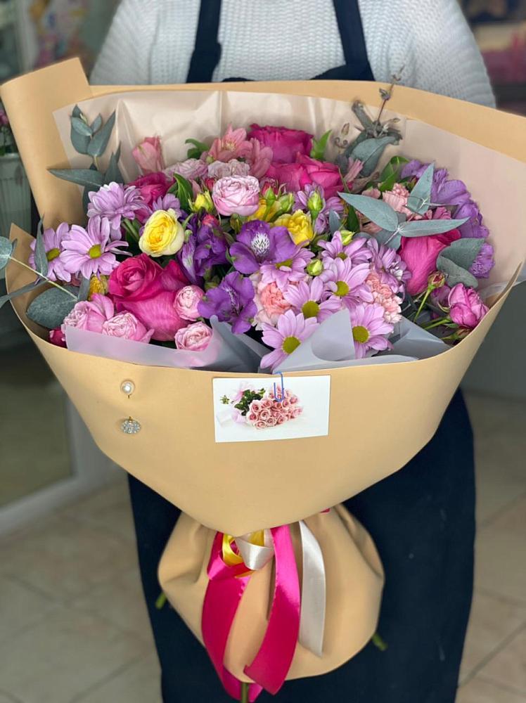 Букет цветов из: Хризантемы, Гвоздики и Альстромерии в Заиграево