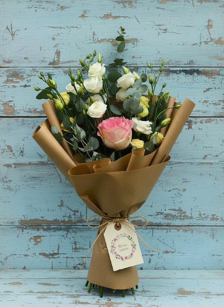 Букет цветов из: Розы и Лизиантусы в Заиграево