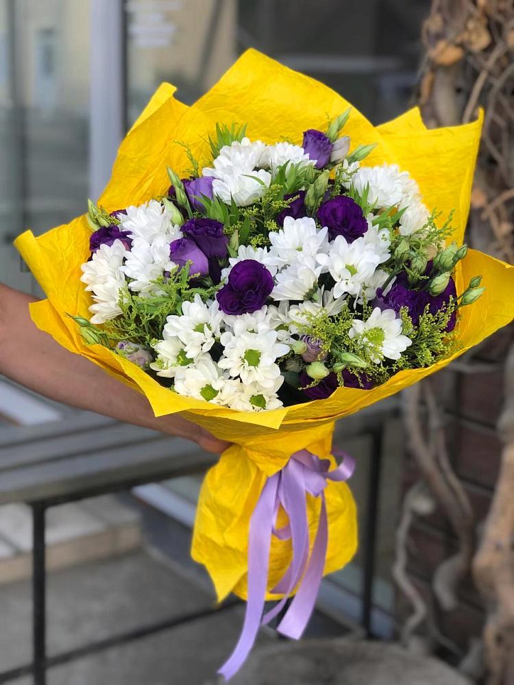 Букет цветов из: Ирисы, Хризантемы и Ромашки в Заиграево