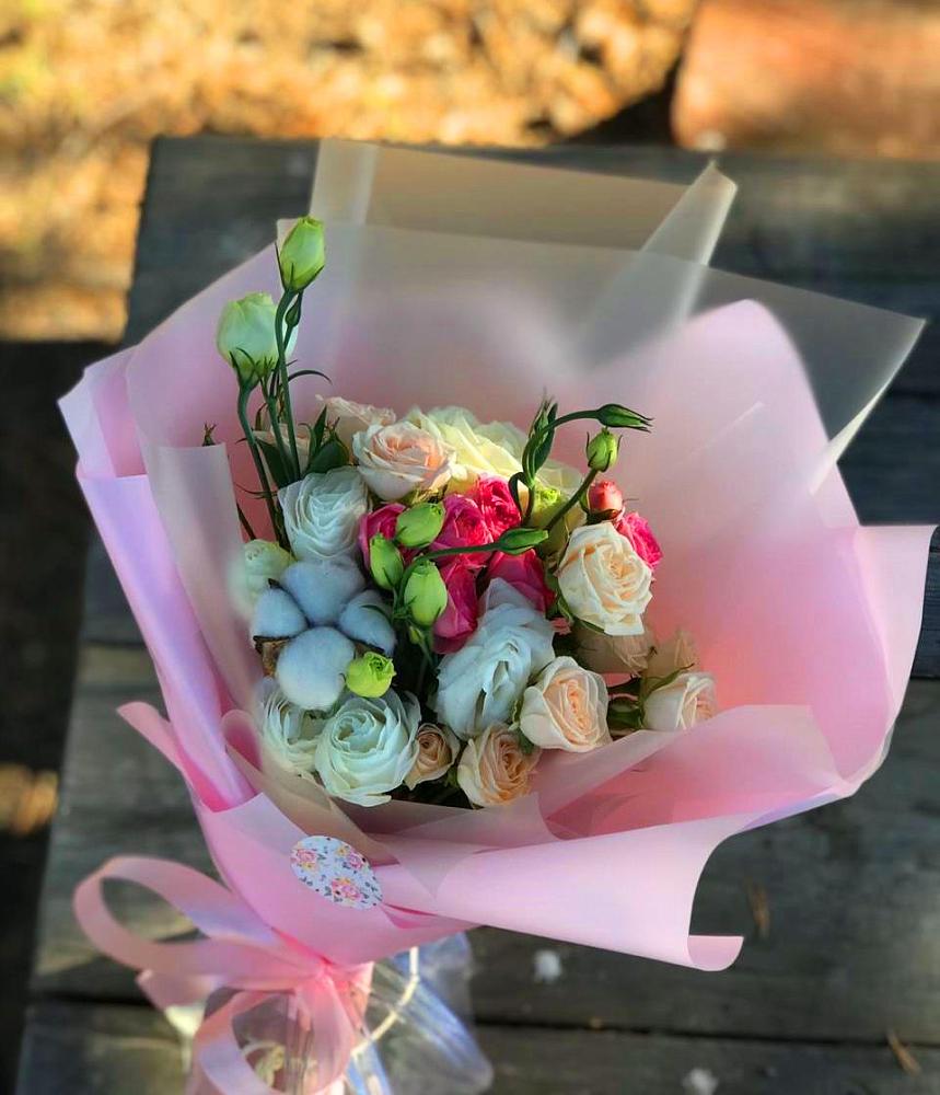 Букет цветов из: Розы и Лизиантусы в Заиграево