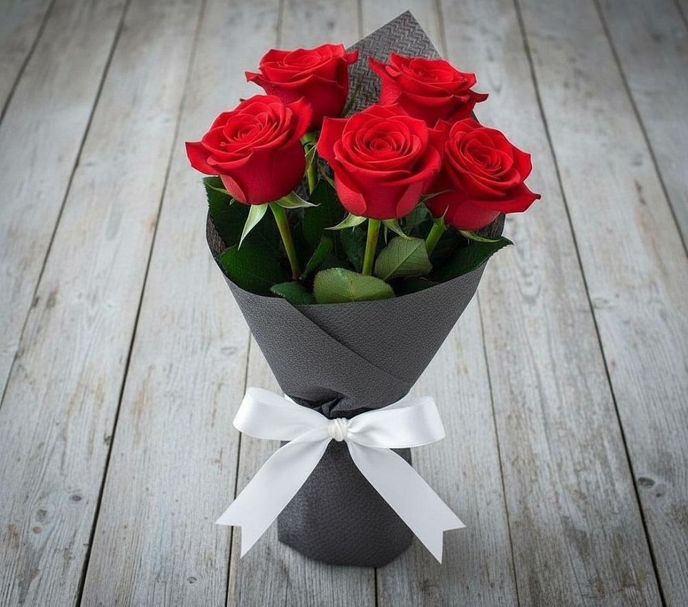 Букет 5 Красных роз Эдлесс Лав в Заиграево