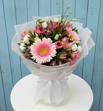 Букет цветов из:  Герберы, Альстромерии и Лизиантусы в Заиграево