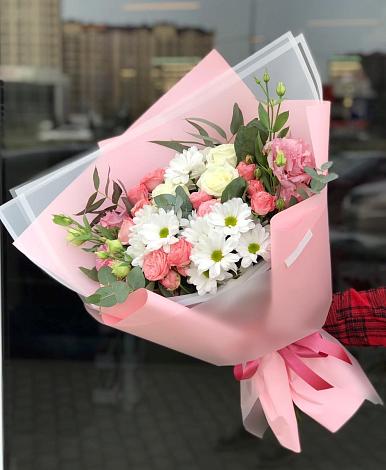 Букет цветов из: Розы, Лизиантусы и Хризантемы в Заиграево