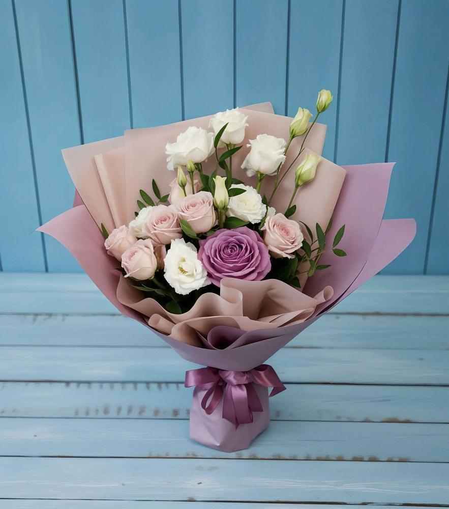 Букет цветов из: Розы и Лизиантусы в Заиграево